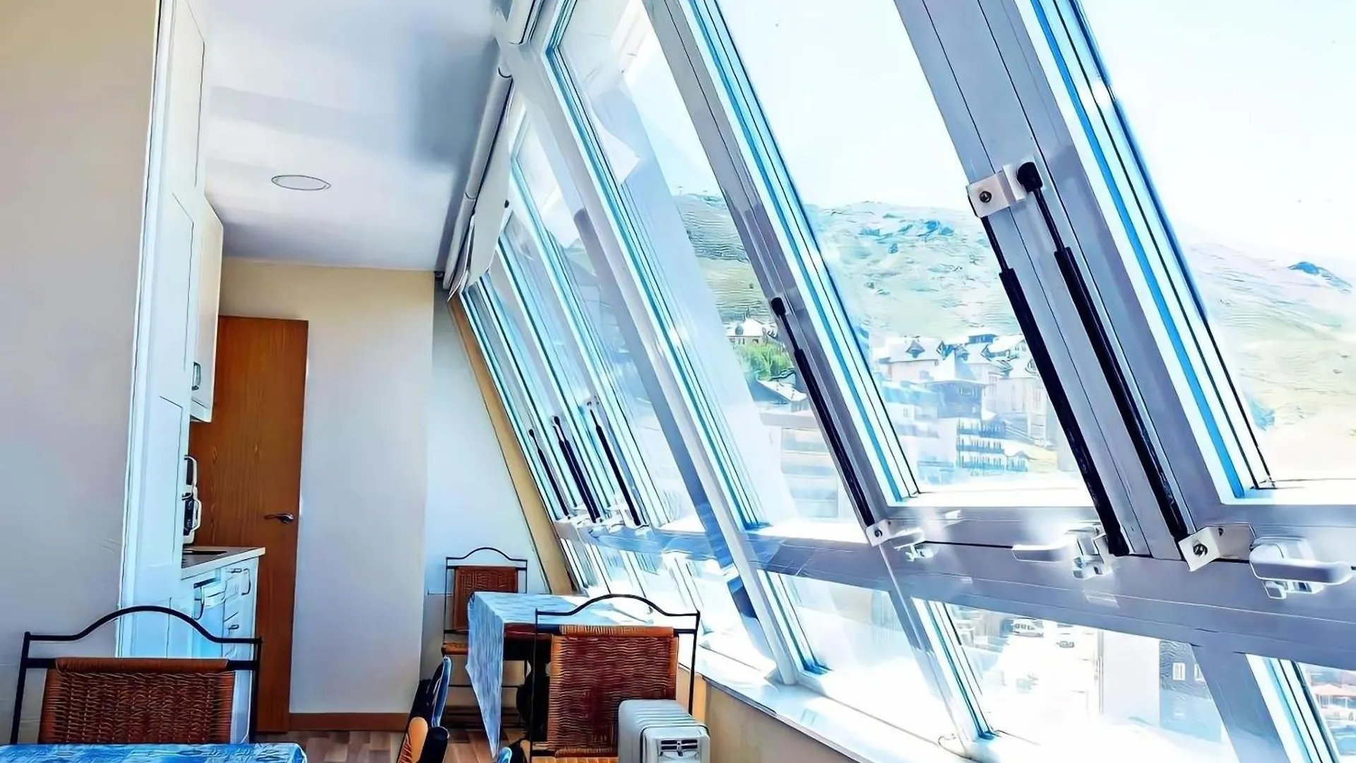 Apartamento En Zona Baja Garaje Opcional Y Descuentos Acceso Pistas Sierra Nevada Appartement